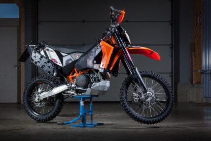 Adventurizing the KTM 690 Enduro R