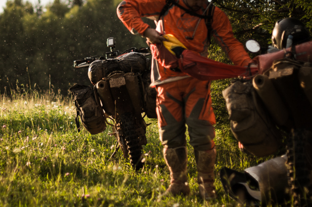 MODULAR VS INTEGRATED RIDING SUITS